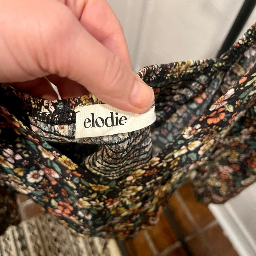 Floral Women's Top - Picture 2 of 5